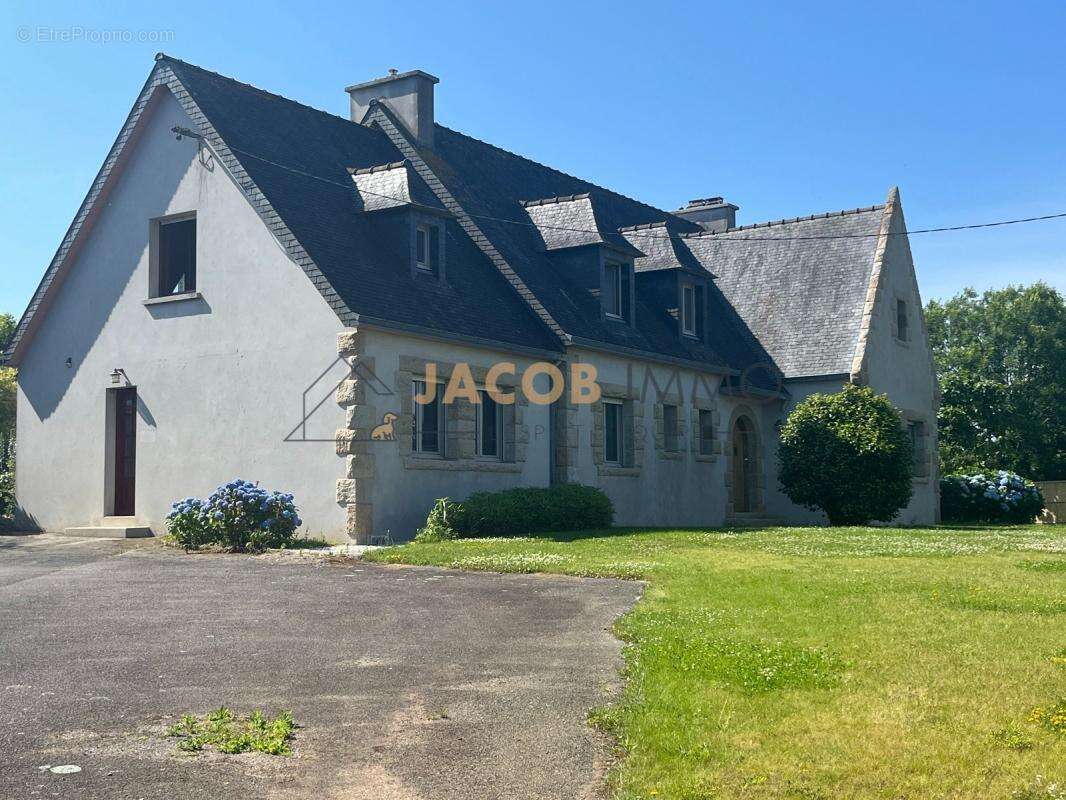 Appartement à GUIPRONVEL