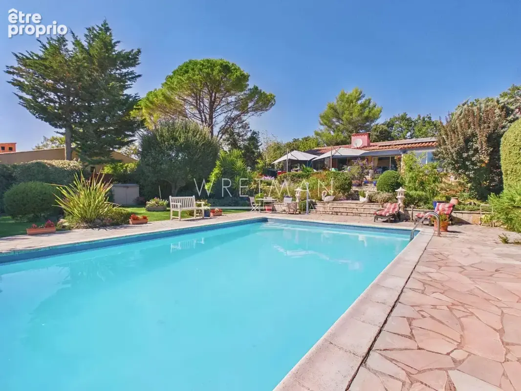 Villa plain-pied avec piscine dans domaine sécurisé - Seillans - photo 16