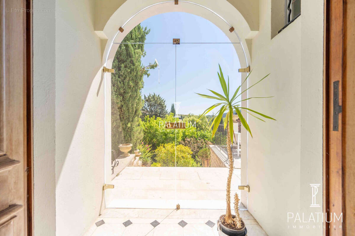 Maison 255 m² à Greoux-Les-Bains  - photo 9