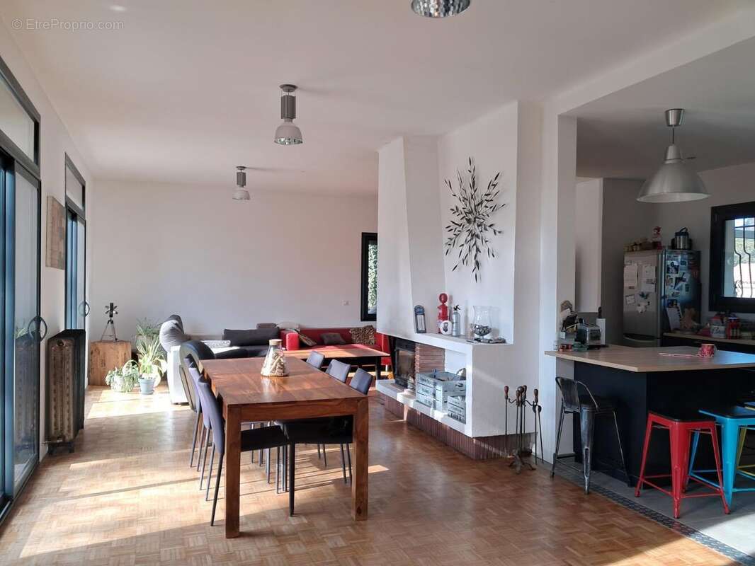 Maison à SAINT-HILAIRE-DE-BRETHMAS