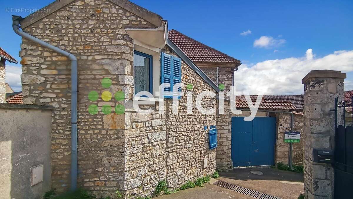 Maison à BENNECOURT