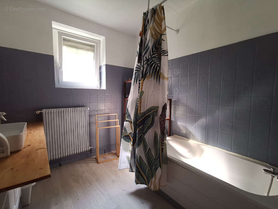 Maison à DAMPIERRE-SOUS-BROU