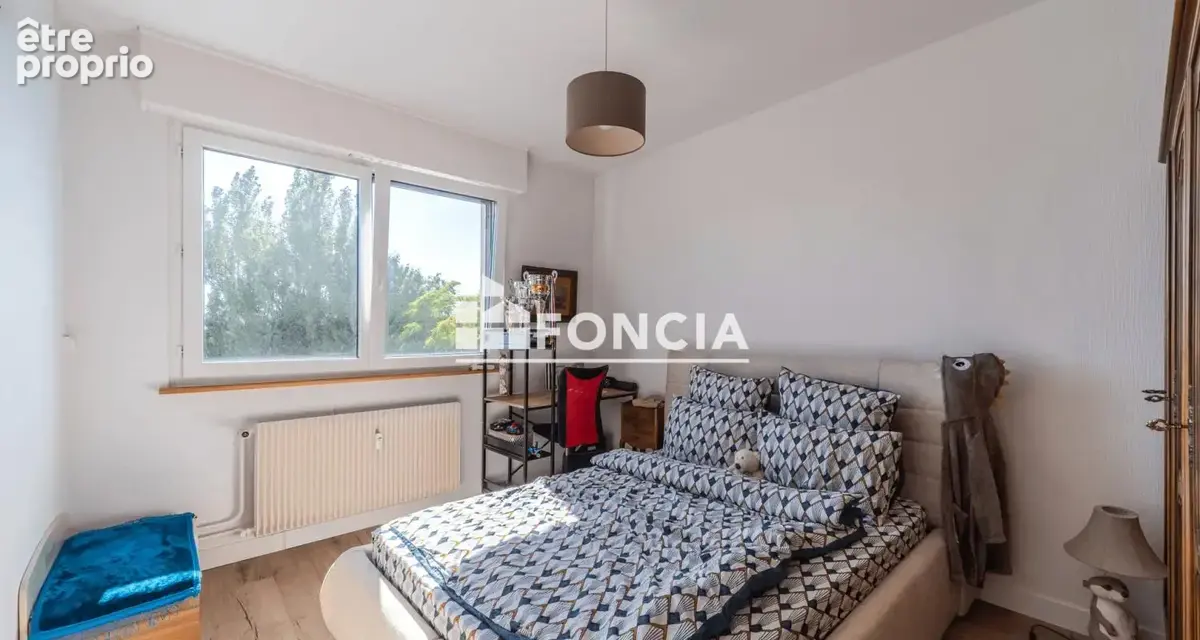 Superbe F5 de 121 m² dernier étage, traversant, 2 salle de bains et trois chambres, balcon sud-ouest et garage - photo 9