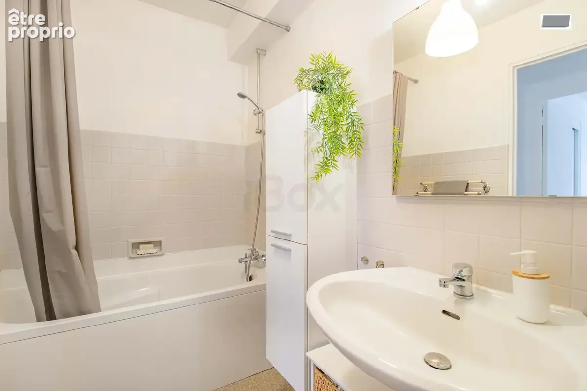 Hyères   secteur gare   t2 de 53 m2 avec balcon, cave et place privative - photo 8