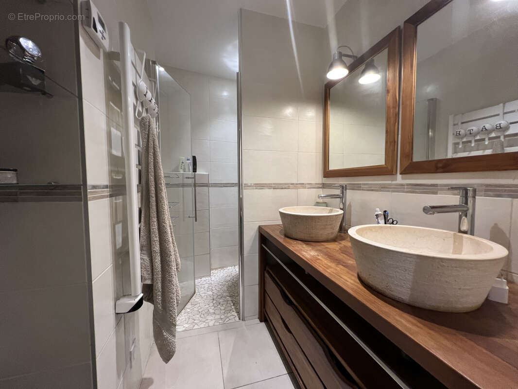 Appartement à GREZIEU-LA-VARENNE