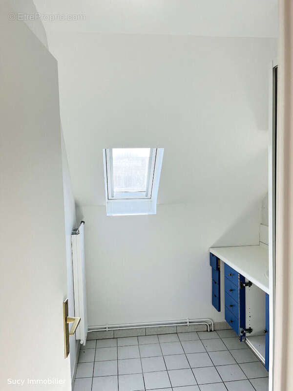 Maison à MANDRES-LES-ROSES