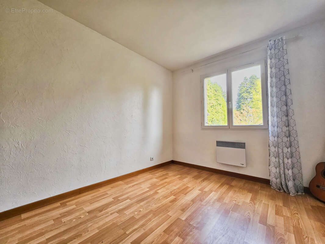 Maison à BONNAC-LA-COTE