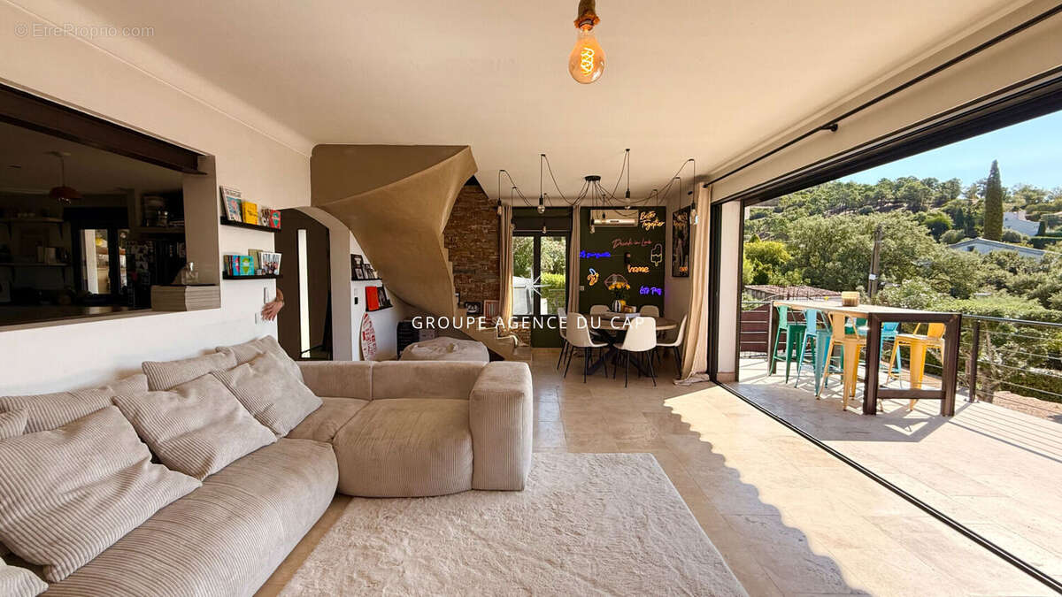 Maison à LES ISSAMBRES