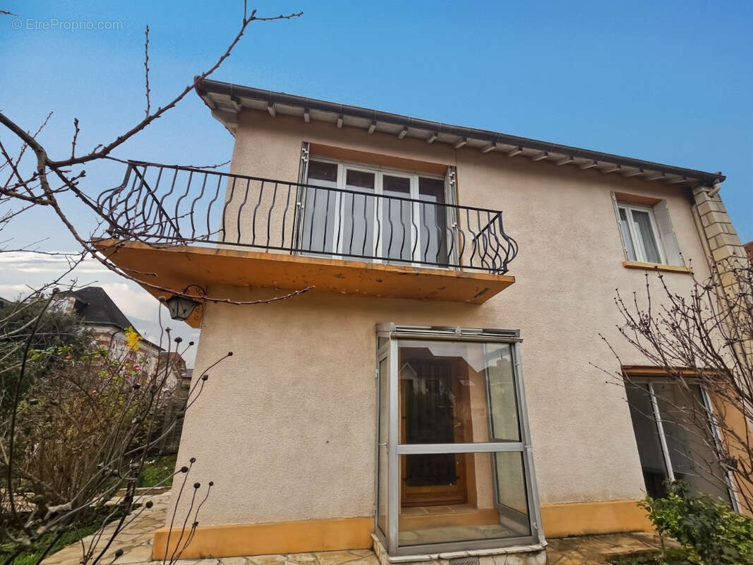 Maison à VERRIERES-LE-BUISSON