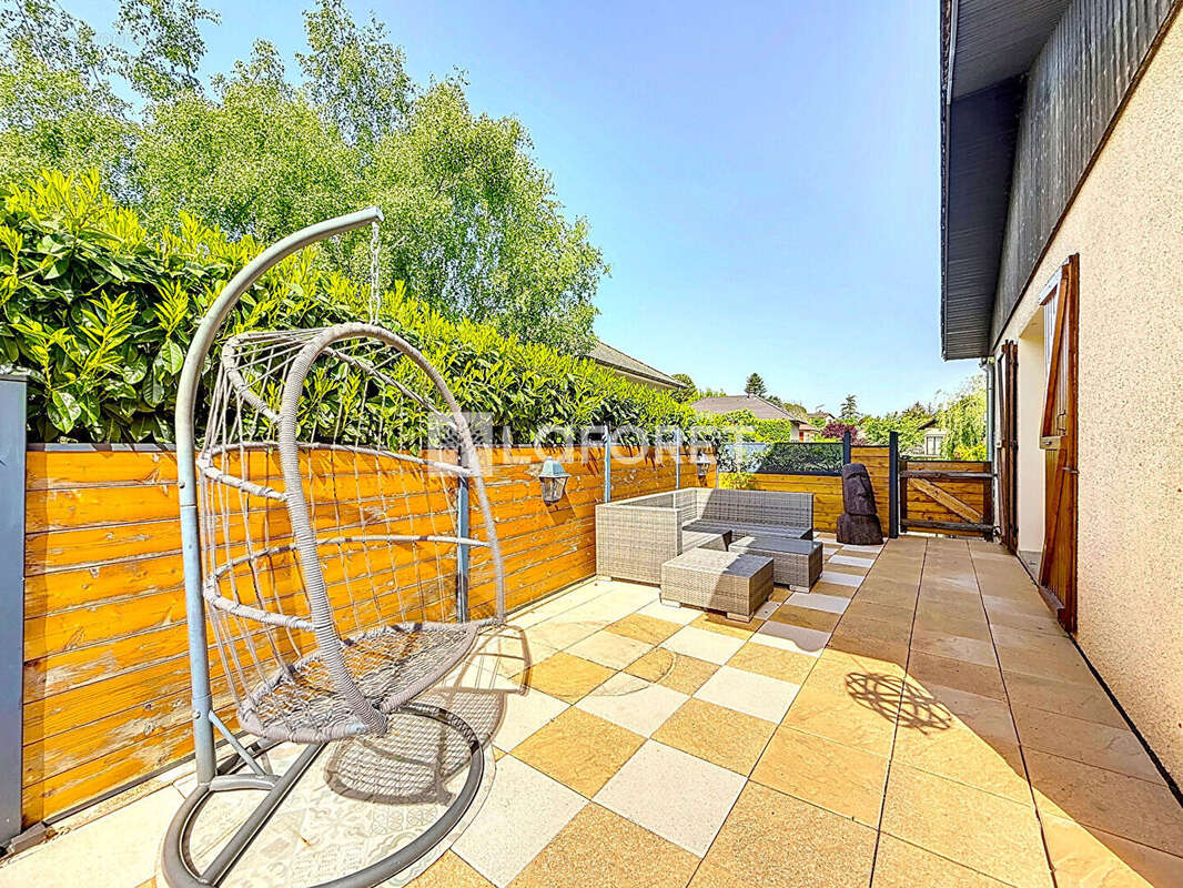 Maison à CHALLES-LES-EAUX