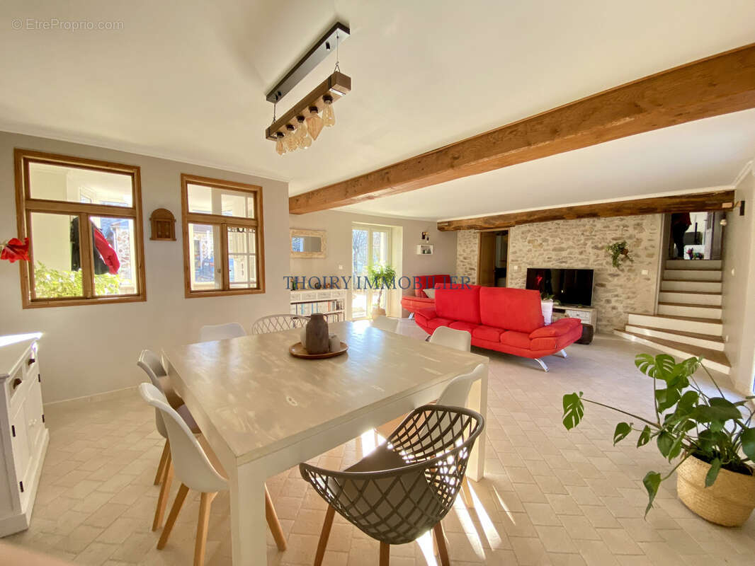 Maison à ORGERUS