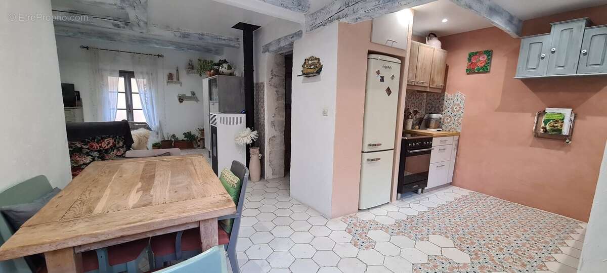 Maison à SAINT-QUENTIN-LA-POTERIE