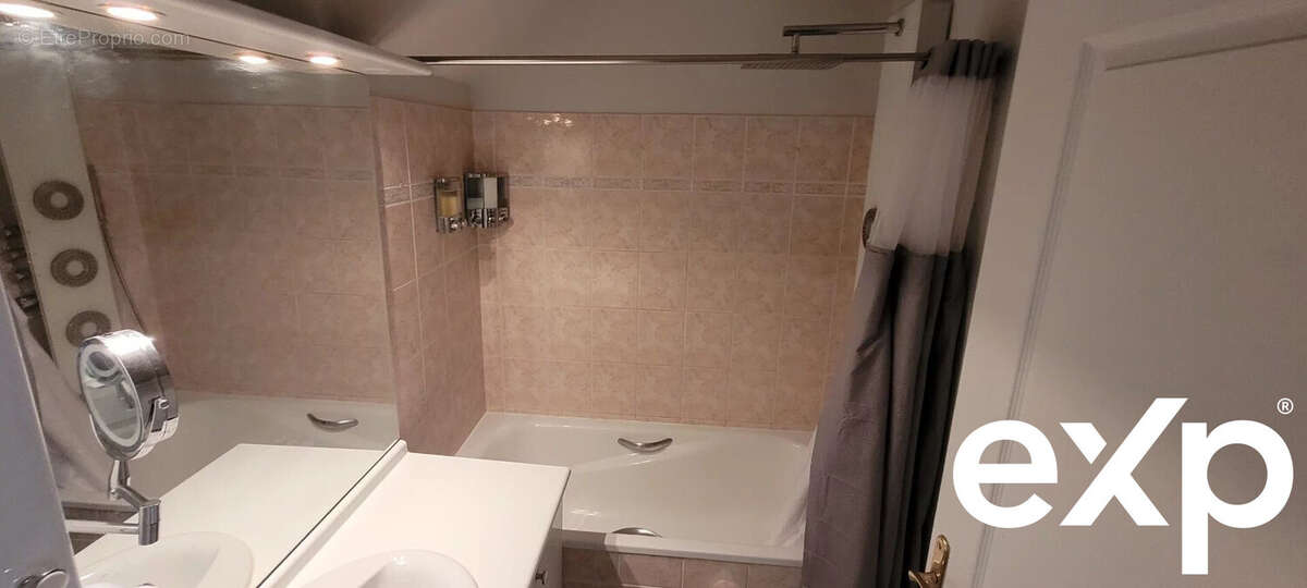 Appartement à LA GARENNE-COLOMBES