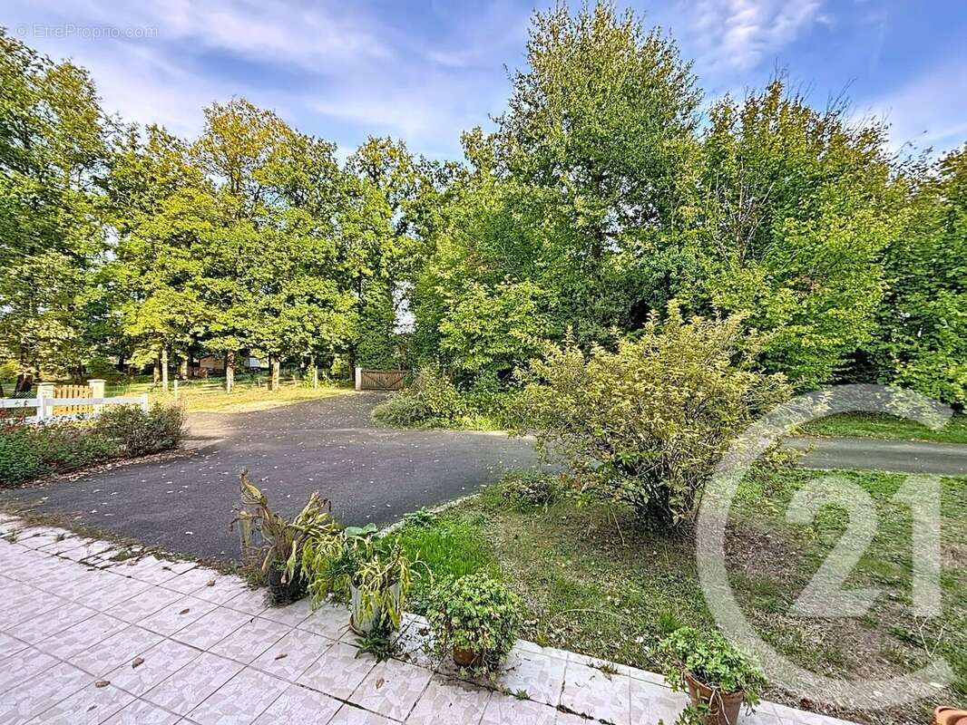 Maison à VOEUIL-ET-GIGET