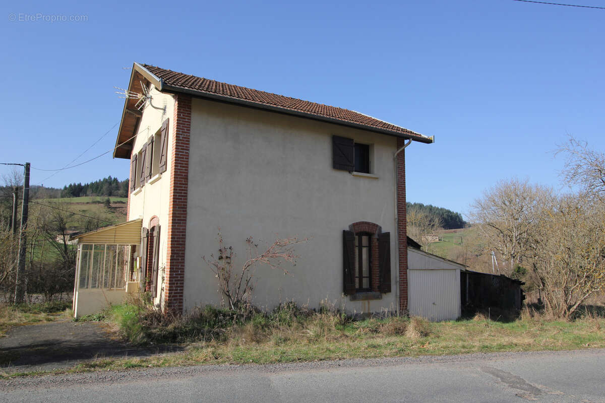 Maison à SAINT-JUST-EN-CHEVALET