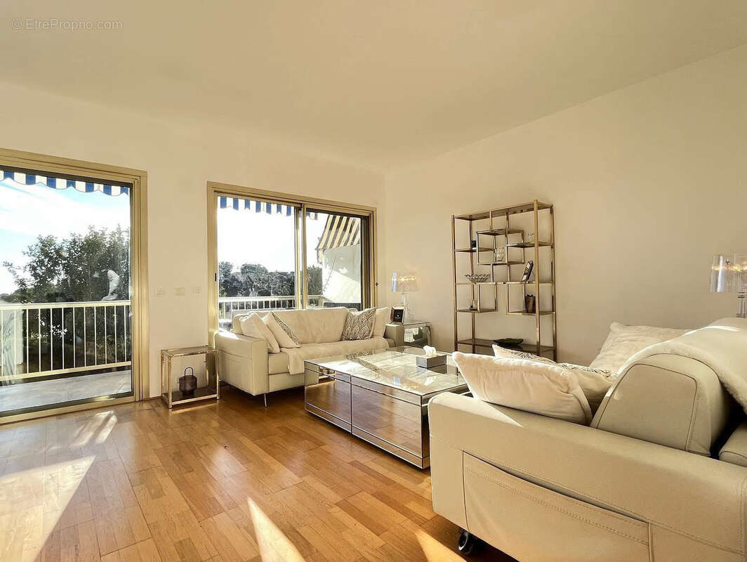 Appartement à ROQUEBRUNE-CAP-MARTIN