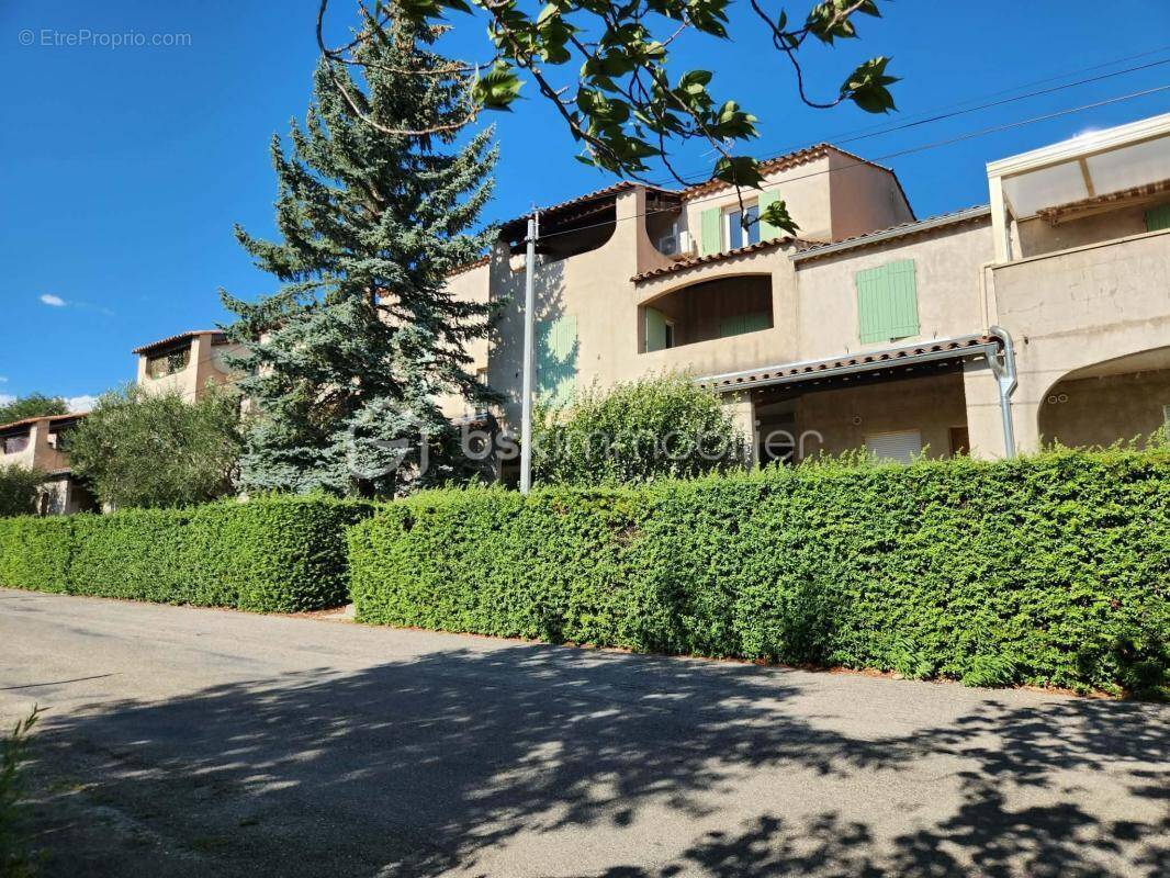 Appartement à L'ESCALE
