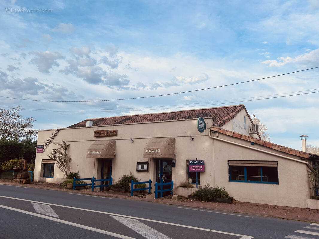 Commerce à RAZAC-SUR-L&#039;ISLE