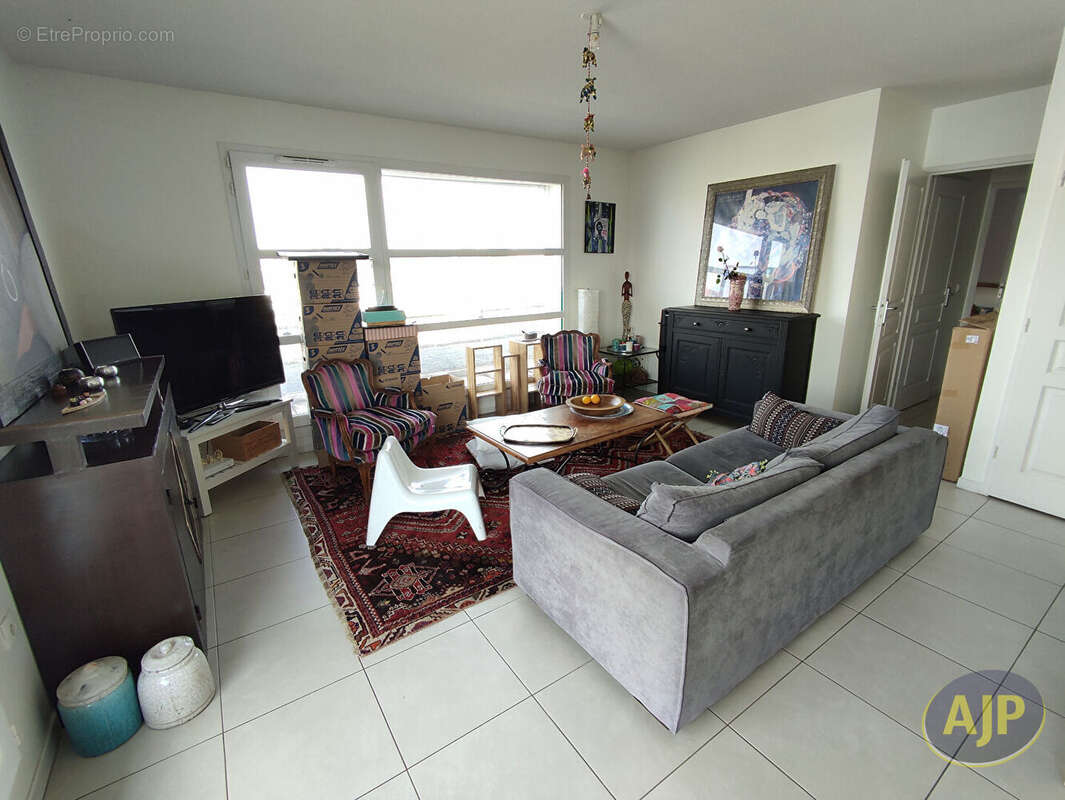 Appartement à VILLENAVE-D&#039;ORNON