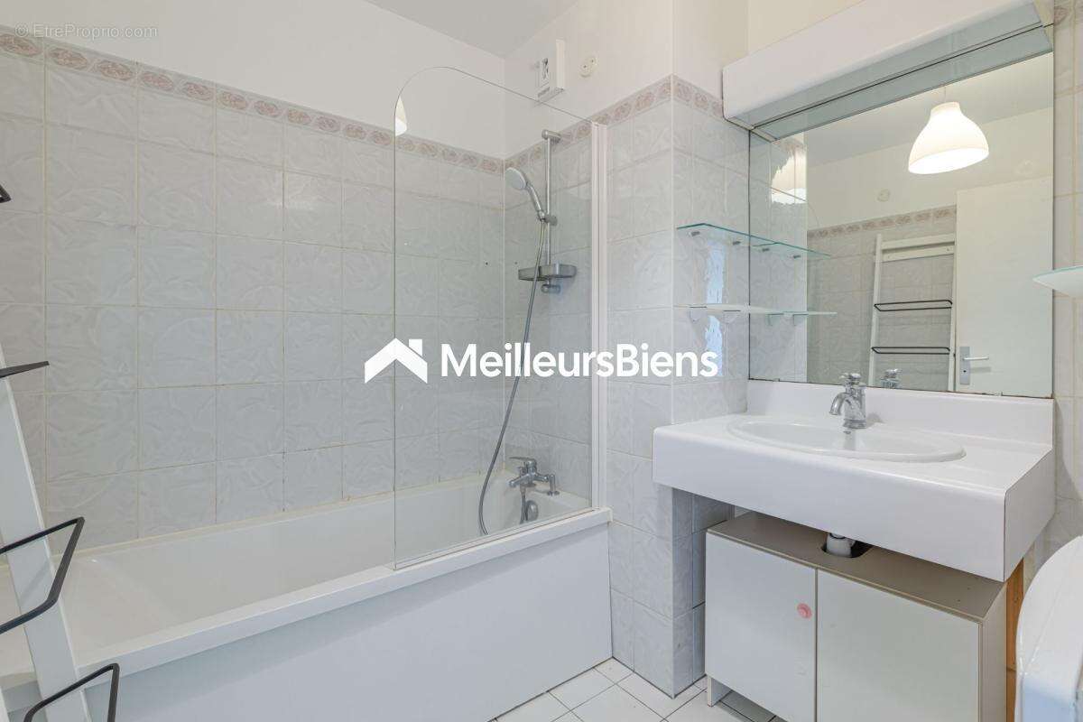 Appartement à PARIS-10E