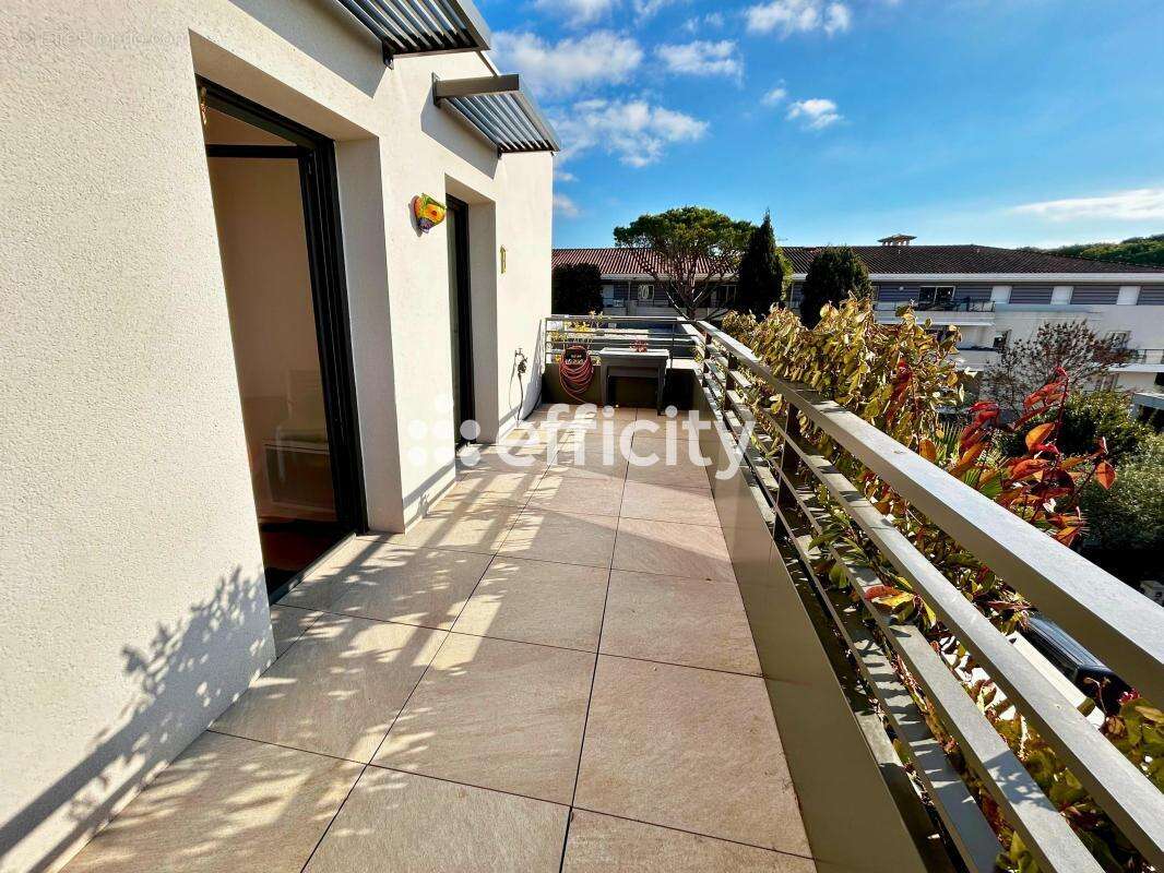 Appartement à MANDELIEU-LA-NAPOULE