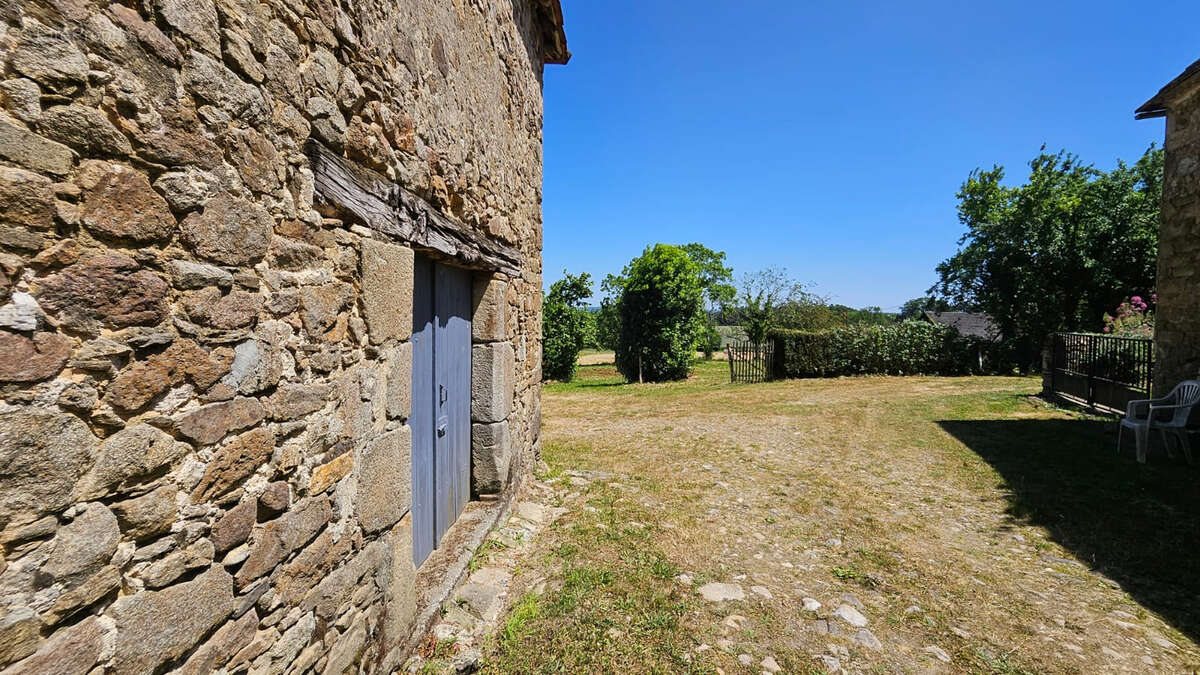 Maison à LADIGNAC-LE-LONG