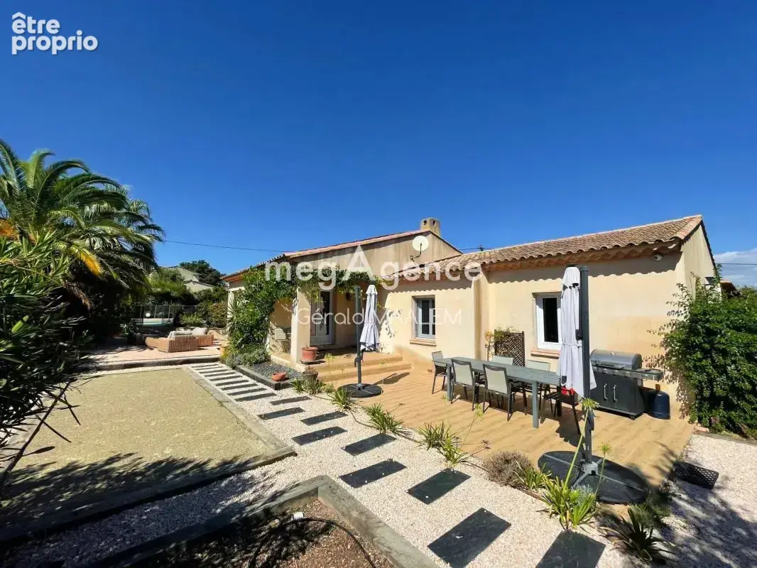 Maison à ROQUEBRUNE-SUR-ARGENS
