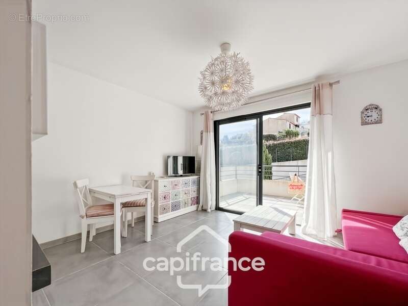 Appartement à vendre 1 pièces BORMES LES MIMOSAS (83), résidence standing, Terrasse sud + PARKING COUVERT + CAVE - photo 3