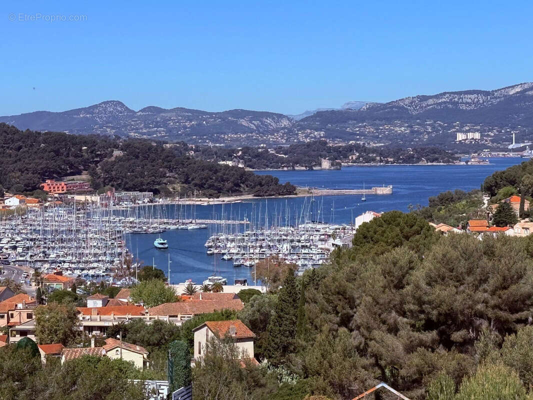 Appartement à SAINT-MANDRIER-SUR-MER