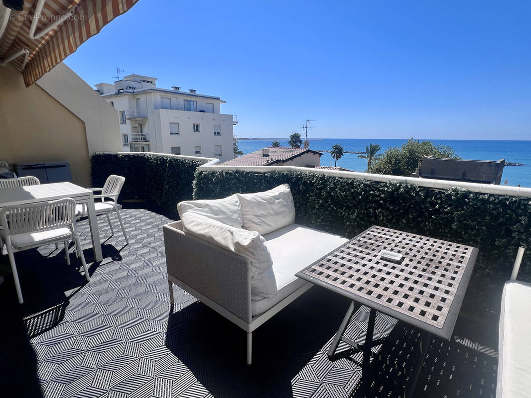Appartement à SAINT-LAURENT-DU-VAR