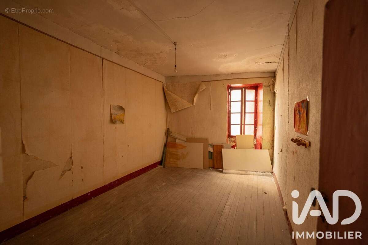 Appartement 429 m² à Largentiere  - photo 9