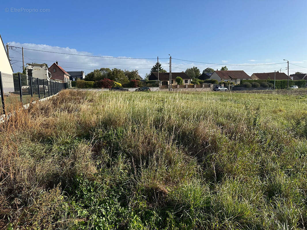 Terrain à VAULX-VRAUCOURT
