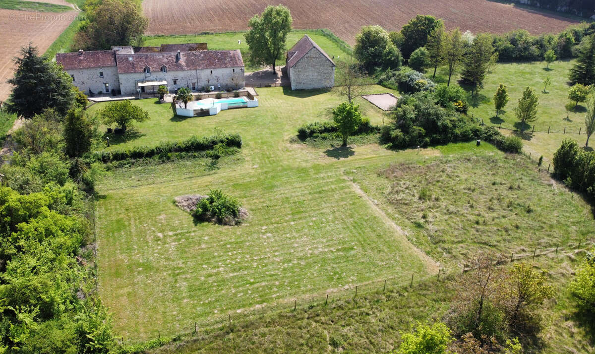 Maison à DANGE-SAINT-ROMAIN