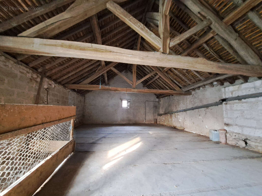 Appartement à COURLON-SUR-YONNE