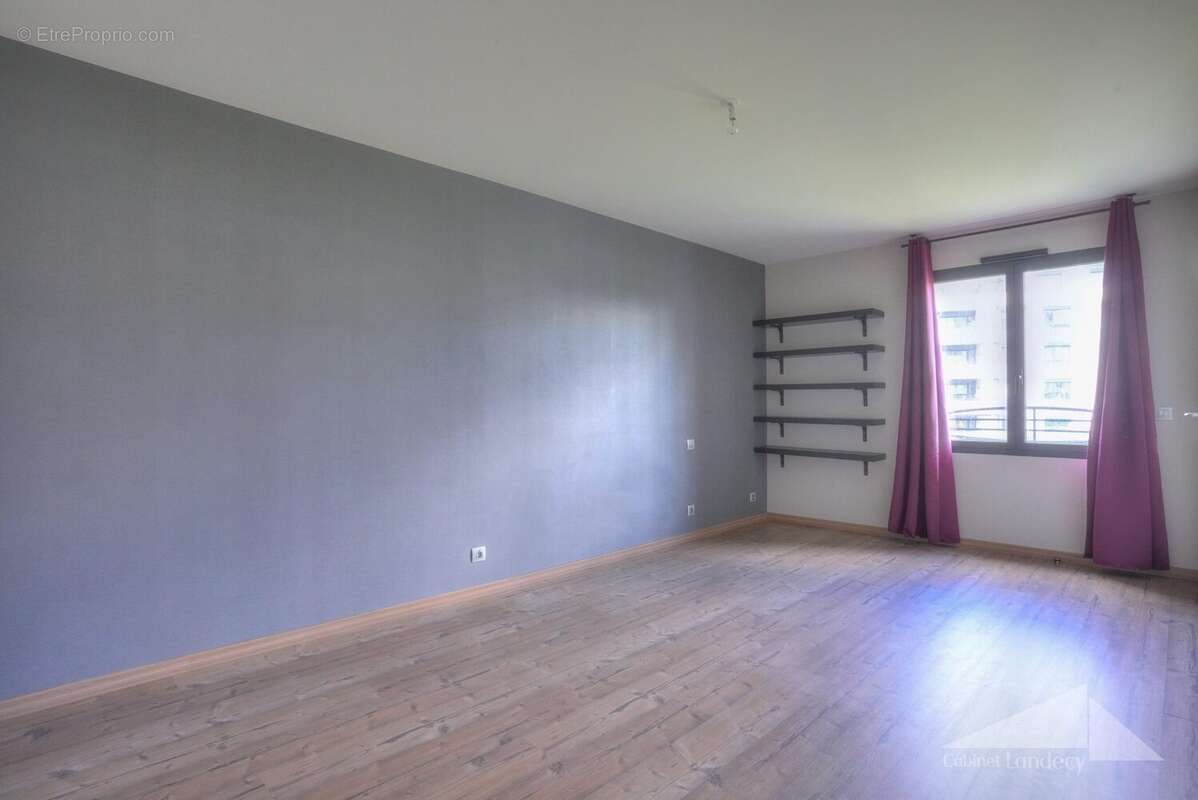 Appartement à SAINT-GENIS-POUILLY