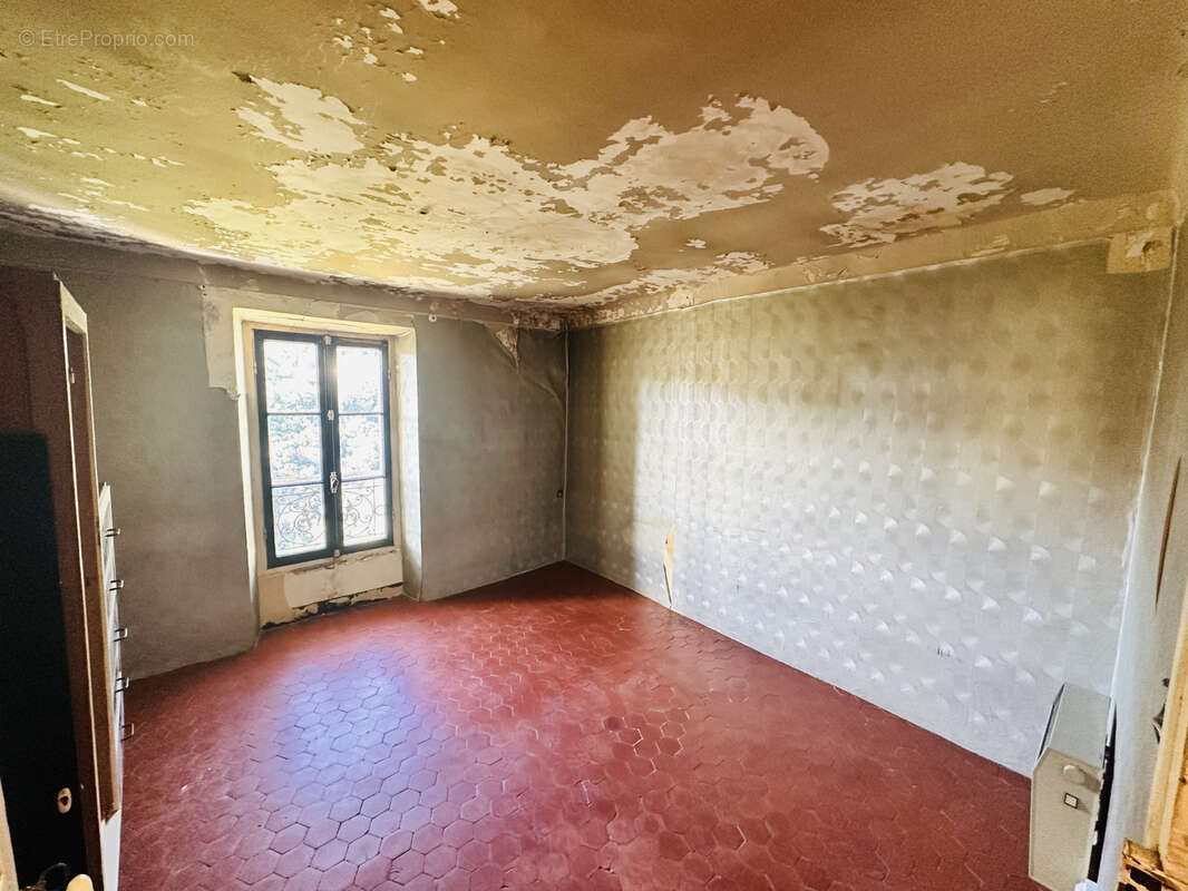 Appartement à TOURRETTES-SUR-LOUP