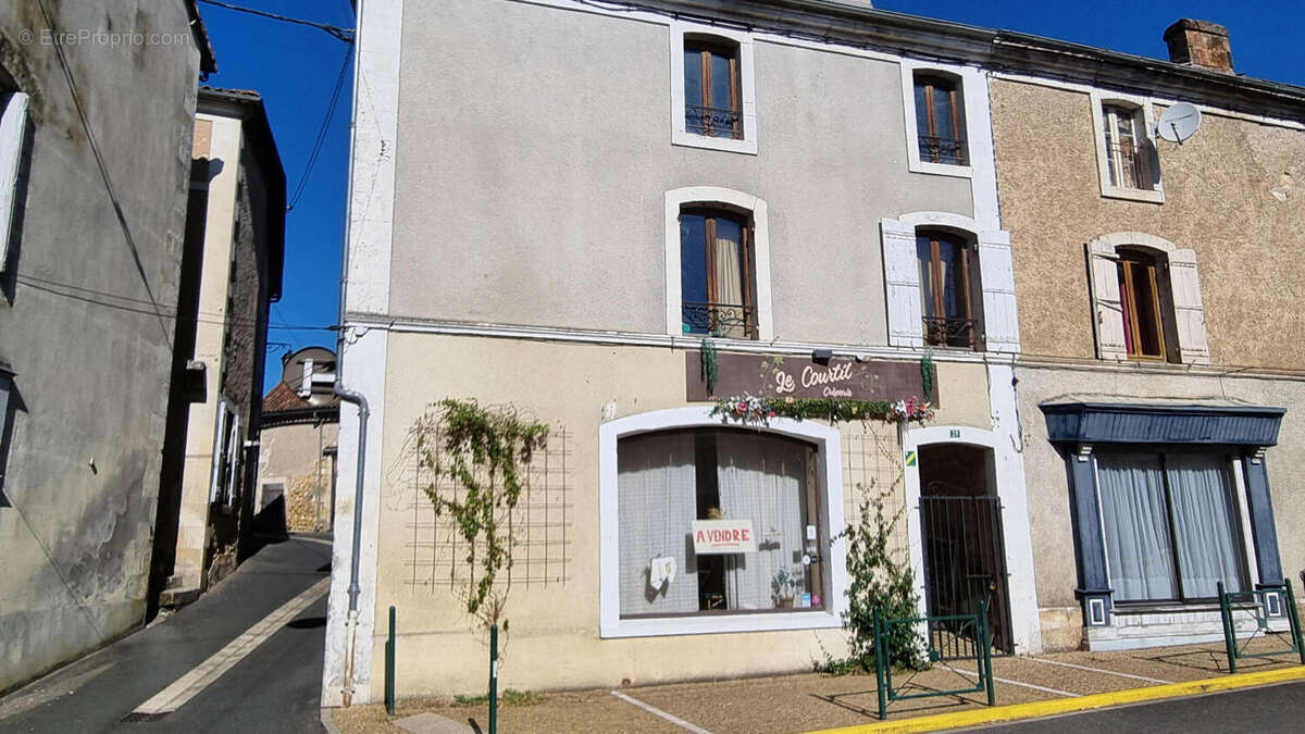 Commerce 80 m² à Saint-Pardoux-La-Riviere  - photo 8