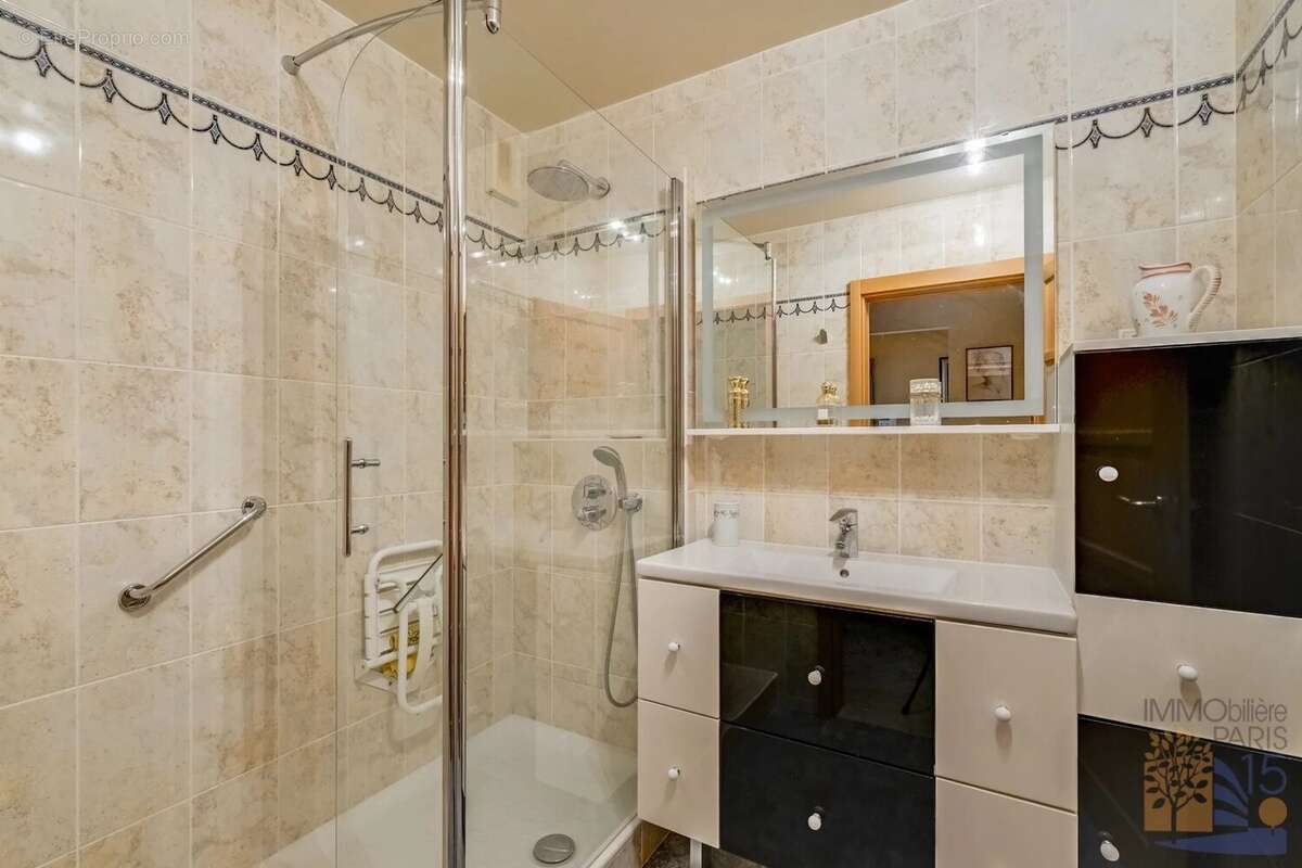 Appartement à PARIS-15E