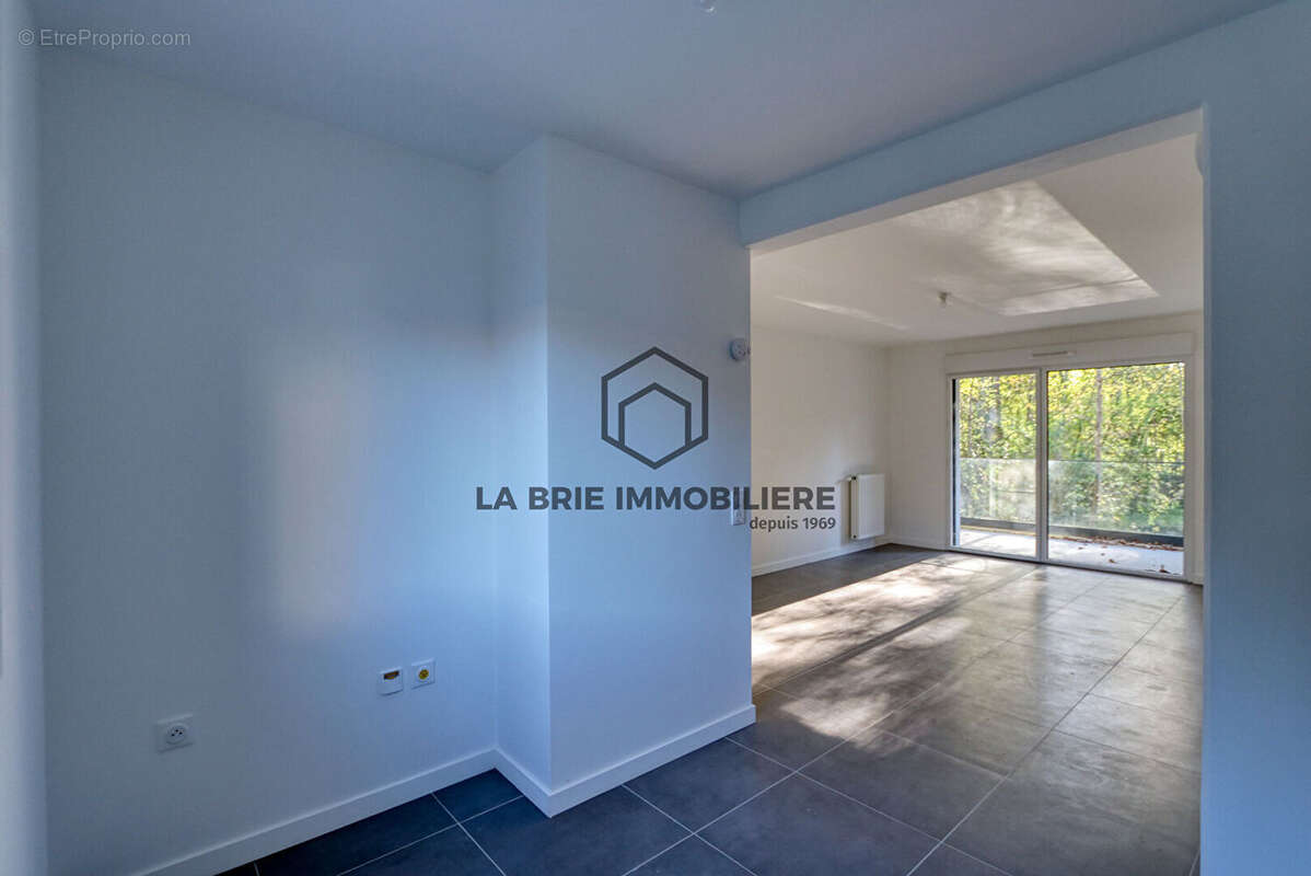 Appartement à RUBELLES