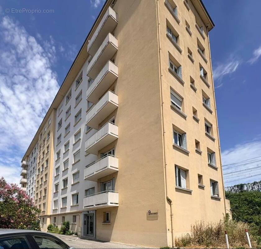 Appartement à BOURG-LES-VALENCE