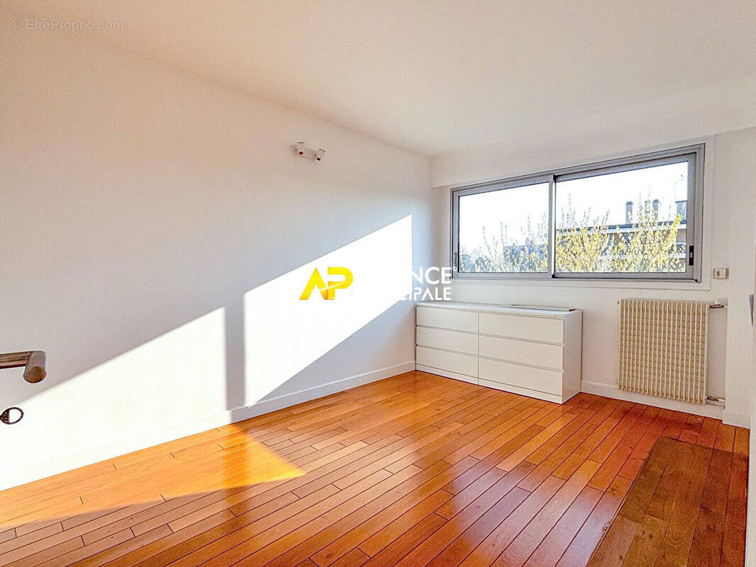 Appartement à SARTROUVILLE