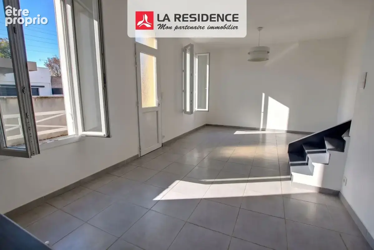Maison 3 pièces 52 m² à vendre à Le Mesnil-Saint-Denis (78320) - photo 1