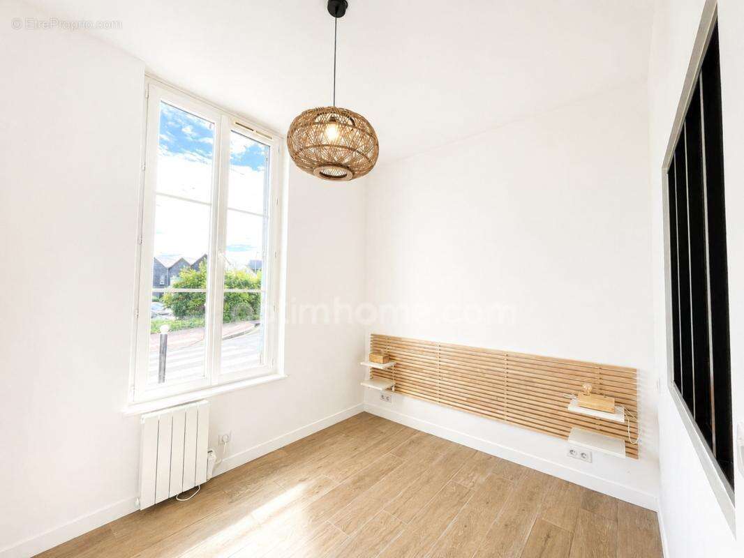 Appartement Honfleur Centre - 2 pièces rénové de 32 m2 - Plain pied - Cour privative Sud- Vue Bassin - photo 6