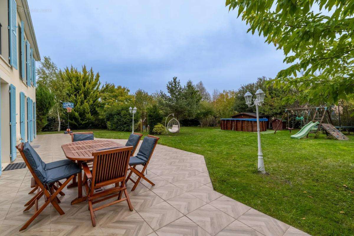 Maison à LES ESSARTS-LE-ROI