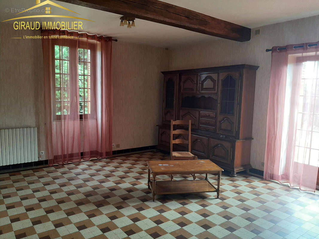 Maison à CHARLIEU