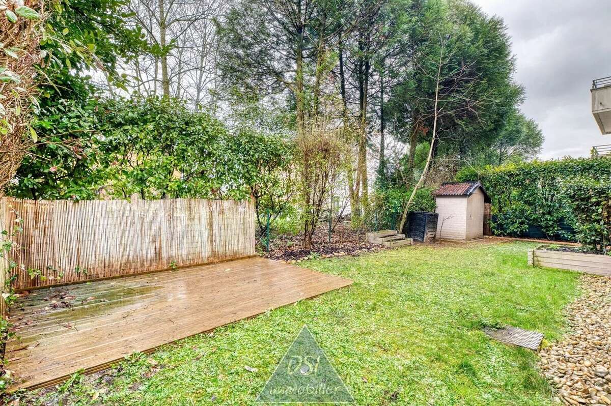 Appartement à NEYRON