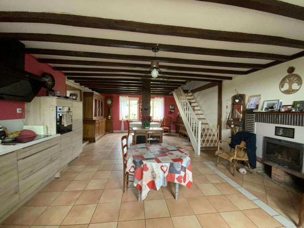 Maison à BETETE