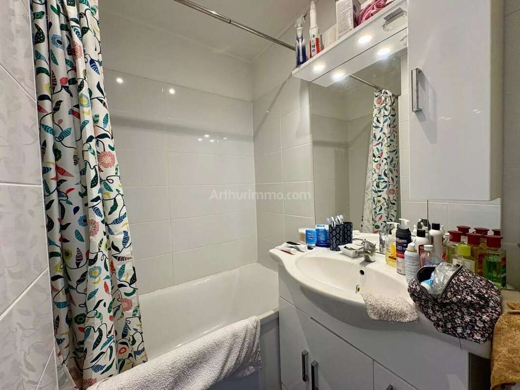 Appartement à FONTAINE