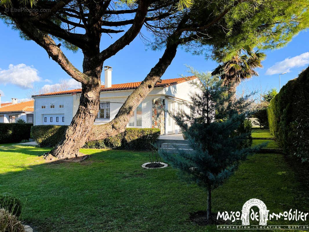 Maison à BARZAN