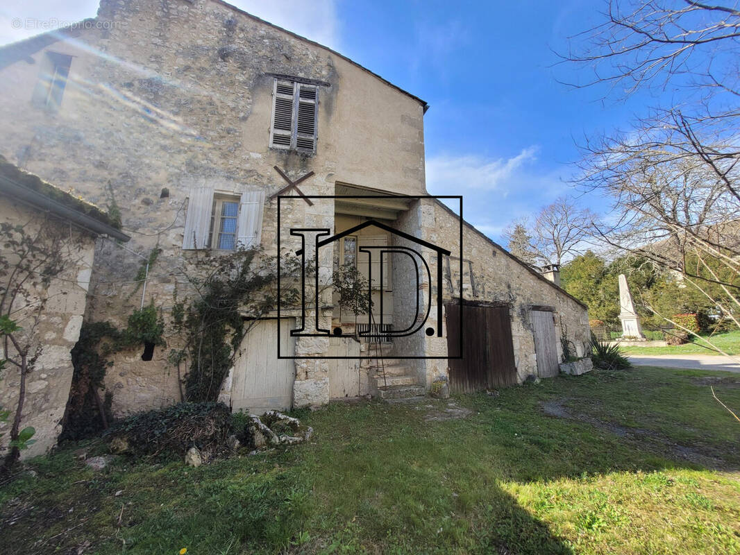 Maison - Maison à CONNE-DE-LABARDE